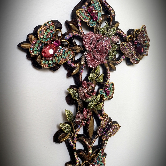 Floral, garden inspired wall cross, handmade,  one-of-a-kind - Picture 3 of 10